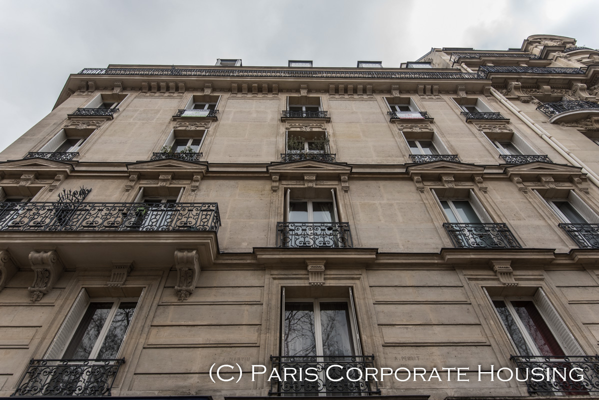 Avenue de la Motte Picquet 3 Bedrooms Unfurnished