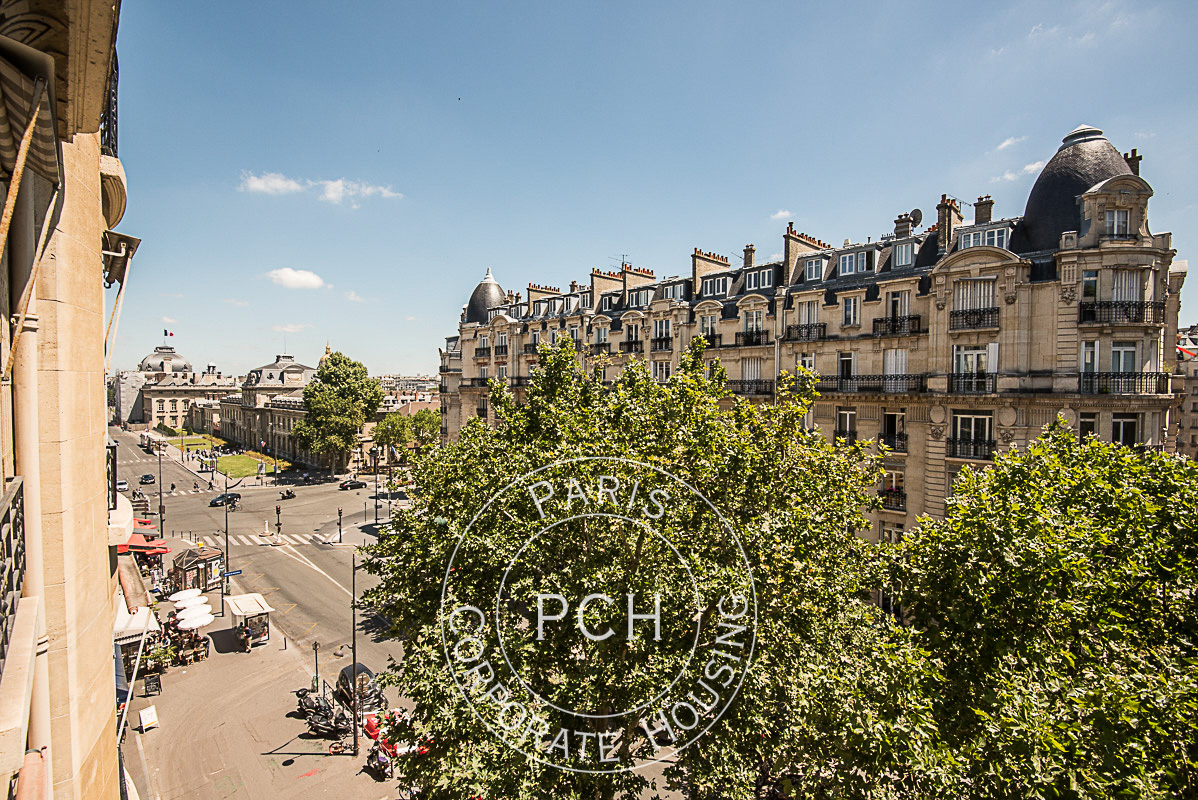 Avenue de la MottePicquet 2 Bedrooms Furnished