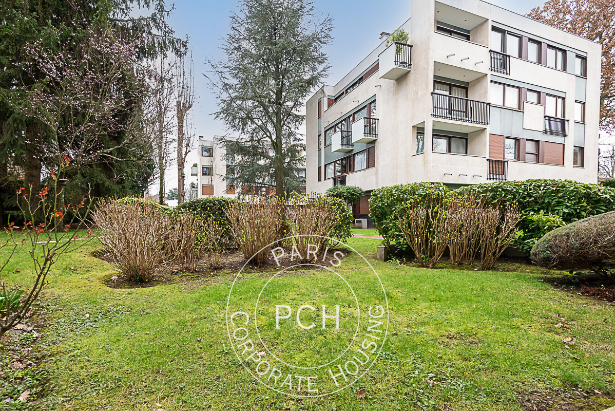 Avenue Lamartine 2 to 3 Bedrooms Furnished